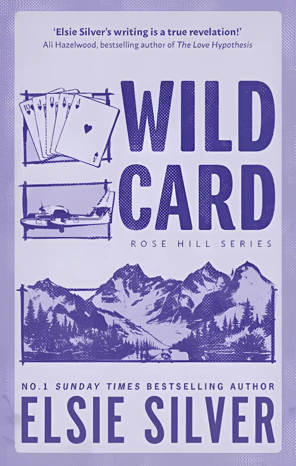 Paarse cover van het boek wild card door elsie silver met illustraties van speelkaarten en berglandschap kleine stad romance met leeftijdsverschil