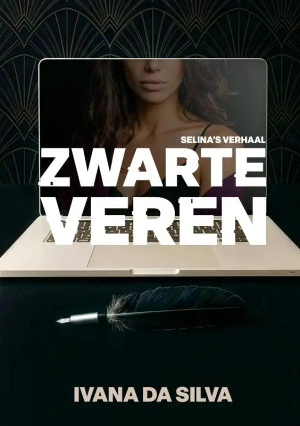 A zilveren laptop met zwarte scherm toont zwarte veren en gezichtsbeeld in selinas verhaal productdisplay
